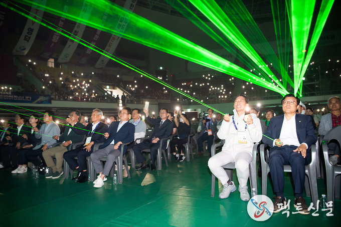 개회식 성화점화 레이저 연출