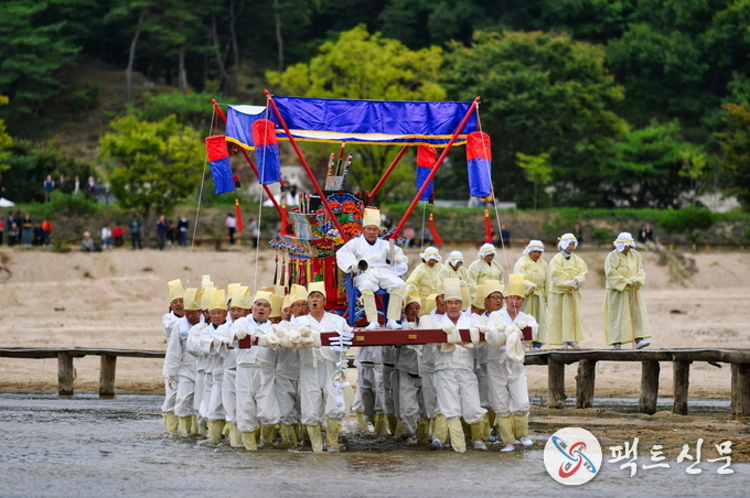 2024영주 무섬외나무다리축제 전통상여행렬 모습