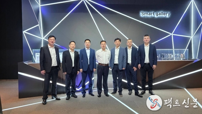 해외 자매우호도시 삼성스마트갤러리홍보관 참관 사진